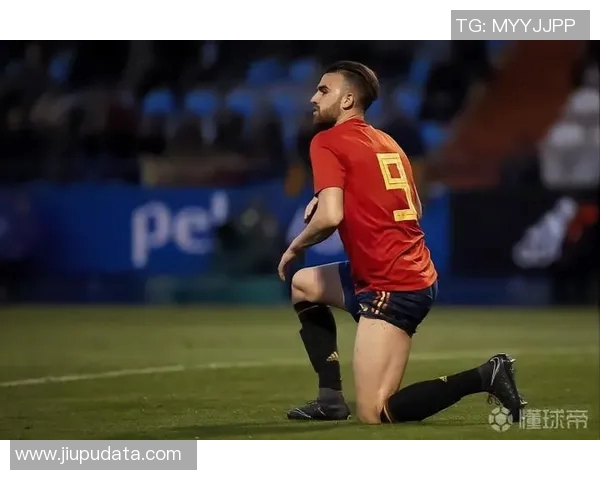 从贫民窟到绿茵场足球明星黑人励志人生的奋斗与荣耀