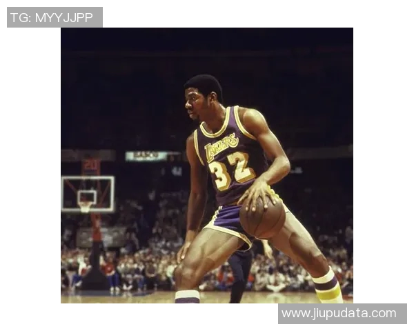 魔术师约翰逊的传球艺术如何重塑篮球比赛的战术与观赏性 魔术师约翰逊的传球艺术如何重塑篮球比赛的战术与观赏性