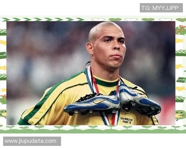 26号足球明星的传奇故事与辉煌成就揭秘