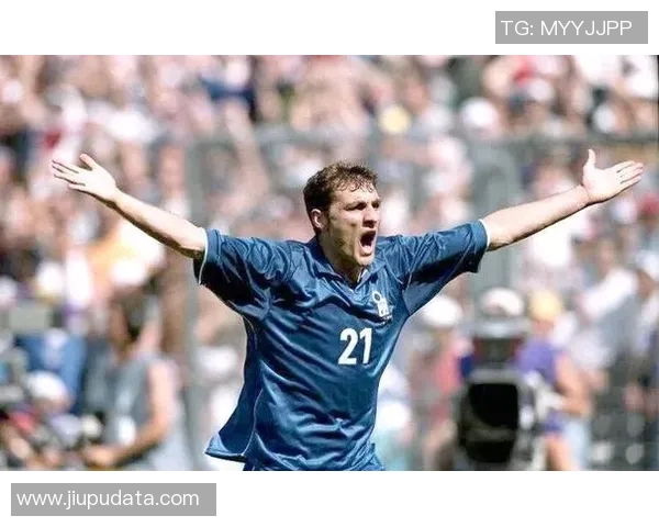 全球著名足球明星的辉煌成就与传奇故事介绍 全球著名足球明星的辉煌成就与传奇故事介绍