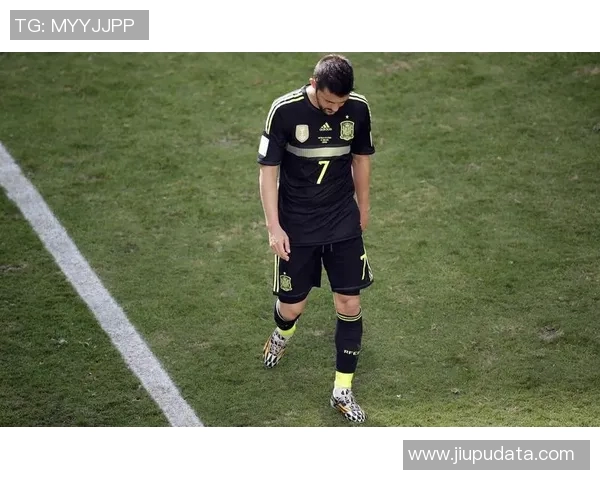 足球明星训练外套高清图片展示时尚运动风采与个性魅力 足球明星训练外套高清图片展示时尚运动风采与个性魅力