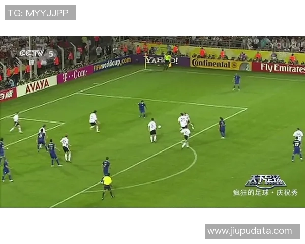 足球明星水晶摆件艺术魅力展示与欣赏之旅