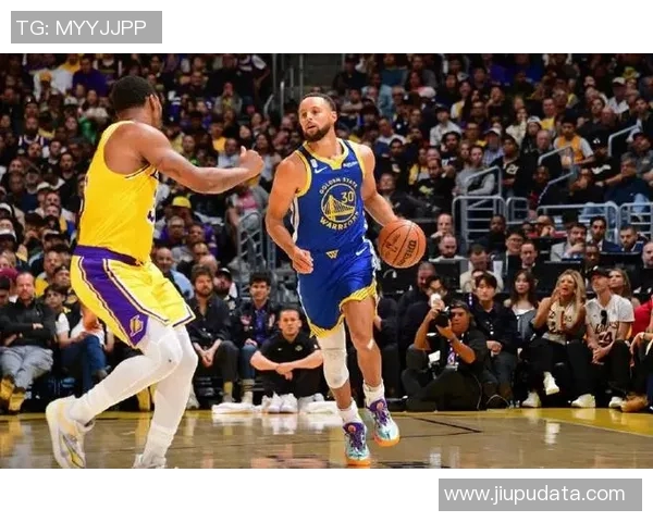 勇士与湖人精彩对决比分直播全程跟踪分析与赛况更新